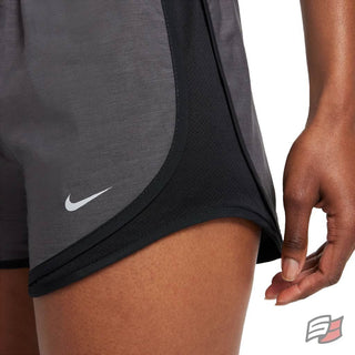 Nike tempo short wmn's