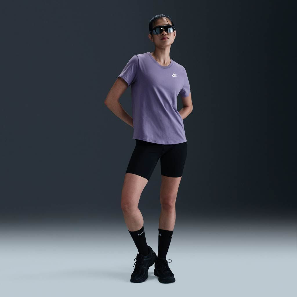 Tshirt nike club essentials femme