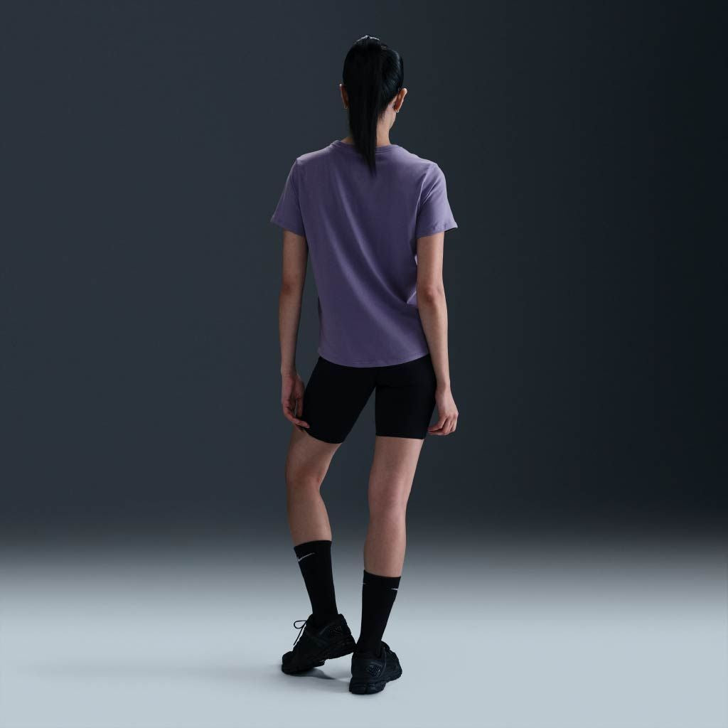 Tshirt nike club essentials femme
