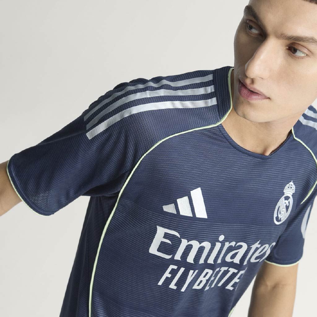 Maillot real madrid authen. away (homme)