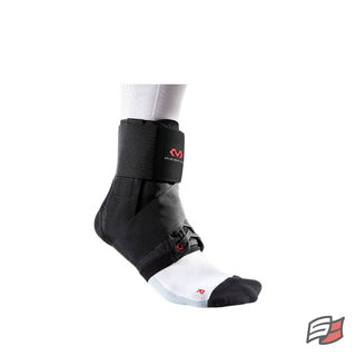 Ankle brace with straps level 3